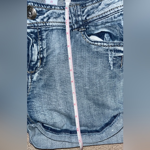 Candies Women’s Denim Shorts Size 11 Light Wash Folded Hem Comfy Denim - Picture 4 of 4